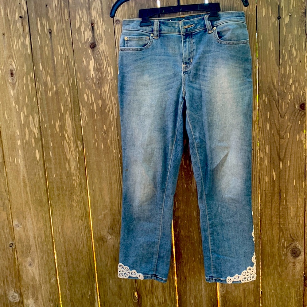 Crop jeans with lace hem trim. Inc, size 6